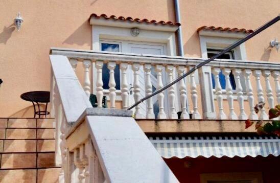 Apartman Luna Punat Buitenkant foto